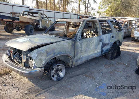 2001 Chevrolet Blazer Lt from USA, damaged, VIN 1GNCS13W512227839